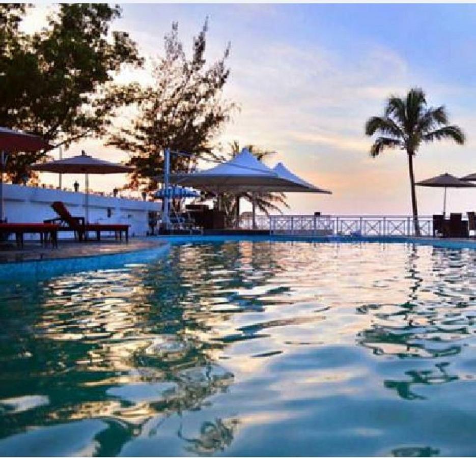 Cidade De Daman - Beach Resort Buitenkant foto